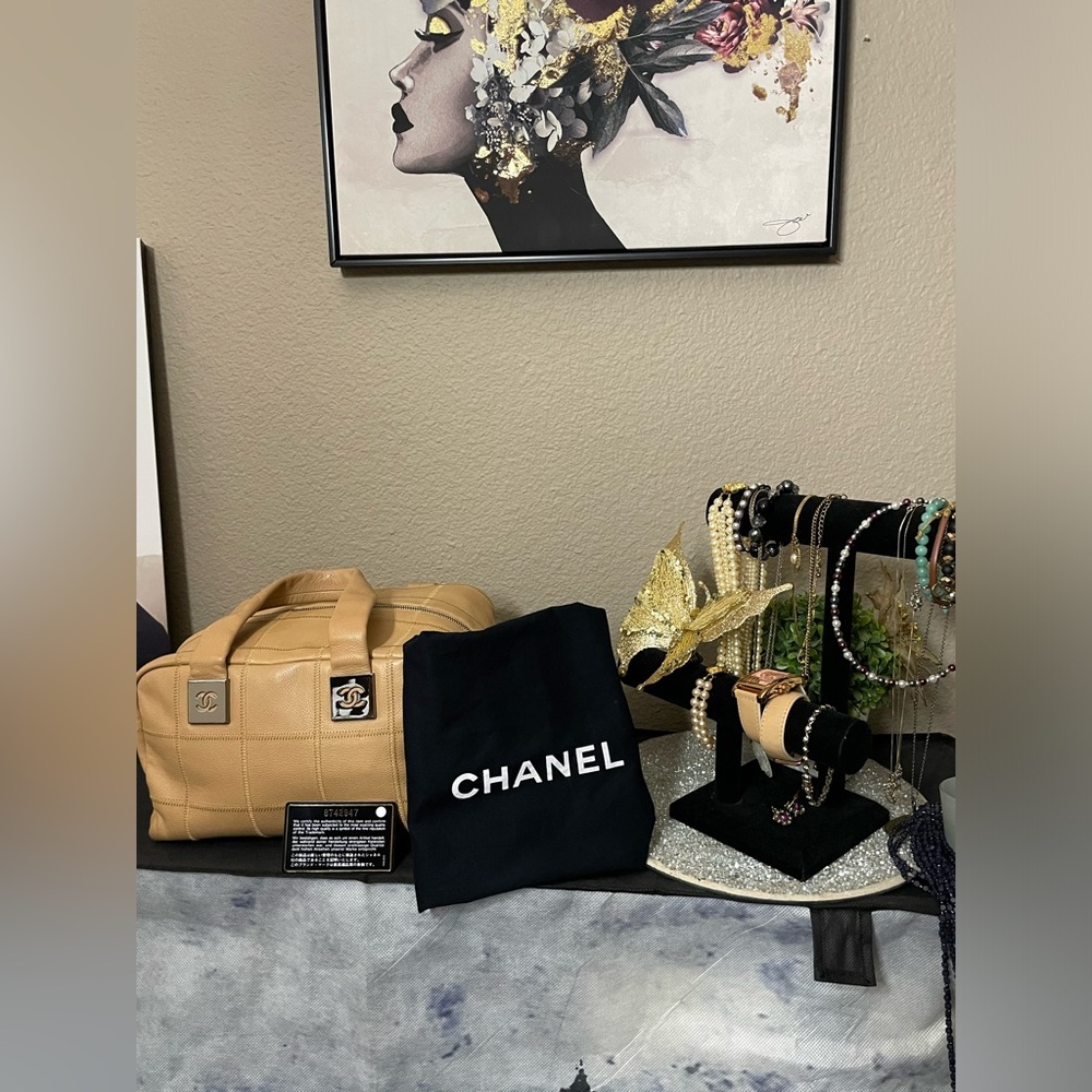 🔥Absolutely Stunning Authentic 2003/2004 CHANEL Quilted Caviar Chocolate Bar Bag